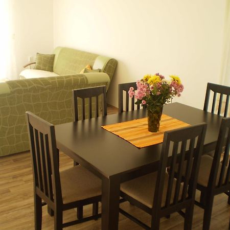 Apartment Vuk I Novak Улцинь Екстер'єр фото