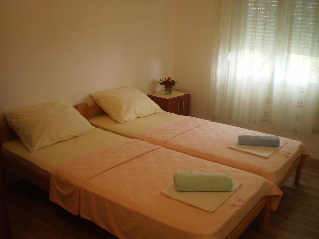 Apartment Vuk I Novak Улцинь Екстер'єр фото
