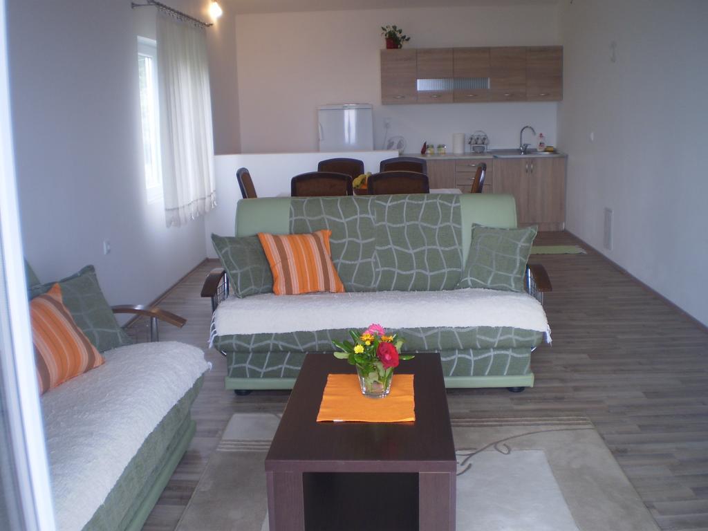 Apartment Vuk I Novak Улцинь Екстер'єр фото