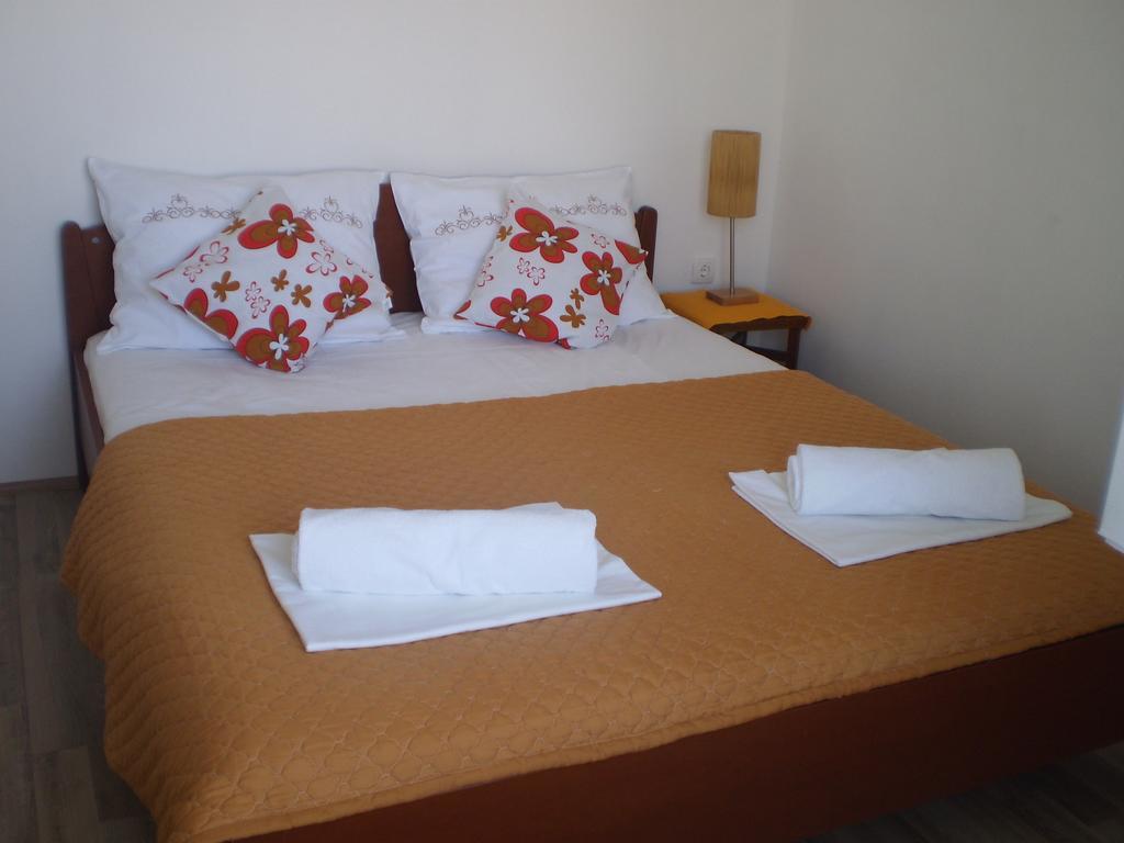 Apartment Vuk I Novak Улцинь Екстер'єр фото