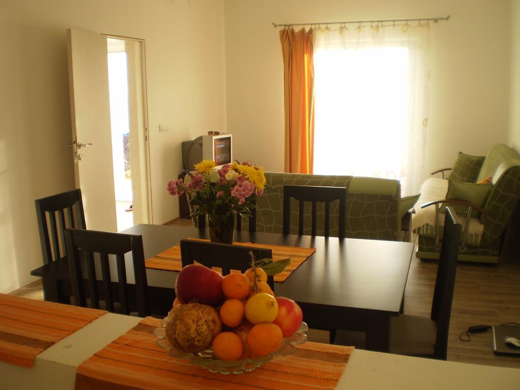 Apartment Vuk I Novak Улцинь Екстер'єр фото