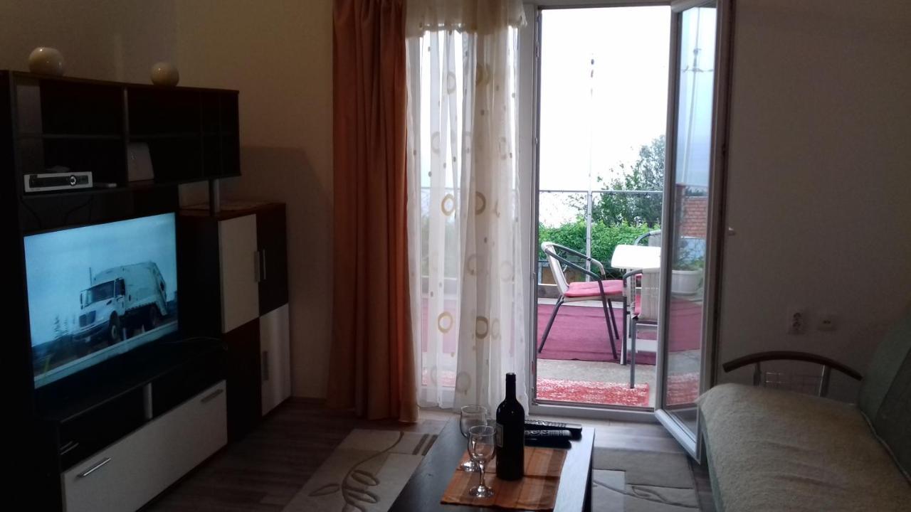 Apartment Vuk I Novak Улцинь Екстер'єр фото